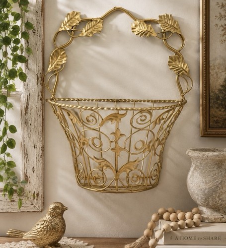 Vintage gold tone - gold, metal