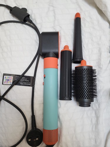 Dyson airwrap and attachments - airwrap,