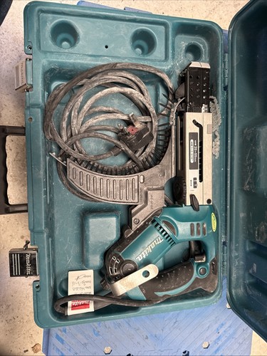 Makita 18v autofeed - 18v,