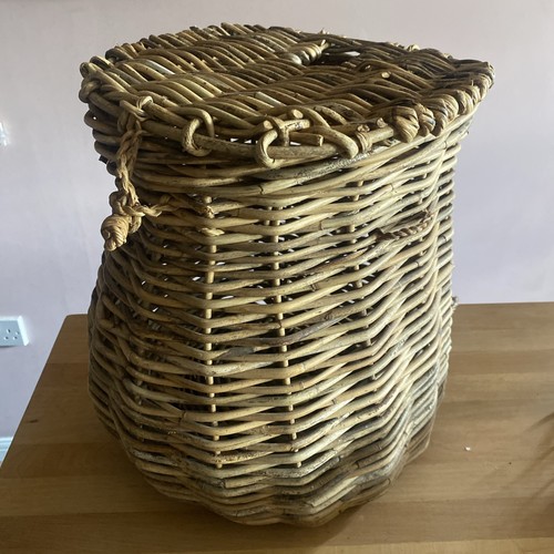 1930s vintage wicker fishing