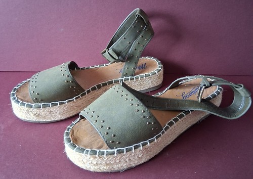 Mantaray dark green - , studded