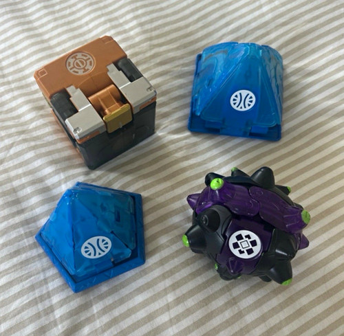 Bakugan jumbo size collection - bakugan,