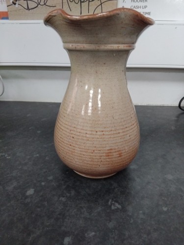 Poole pottery vase - .,
