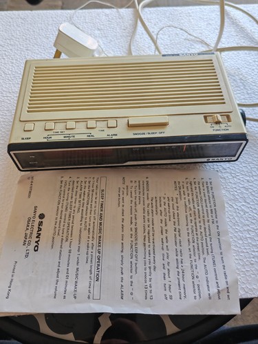 Vintage sanyo 7400 clock - vintage, rm