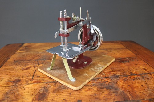 Essex miniature sewing machine - miniature,