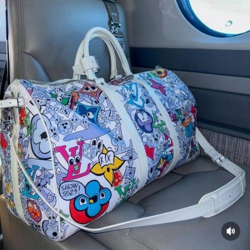 Louis_Vuitton_LV_M21863_Keepal