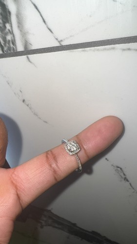 9ct white gold 20ct - white,