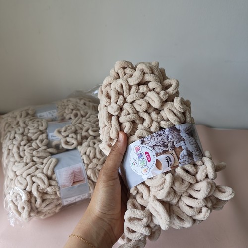 Chunky loop yarn plush - x,