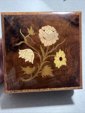 Vtg Wind Up Music Box Plays Camelot Wood Inlay Floral Marquetry Usa