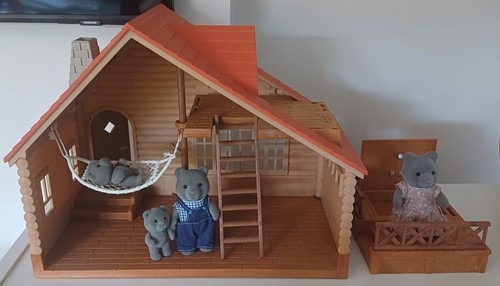 Sylvanian families log cabin - families,