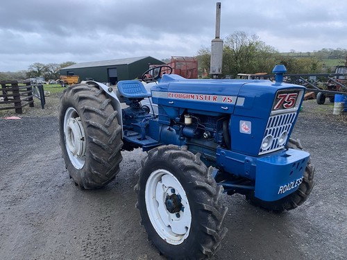 Roadless plough master 4wd - plough,