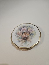 Stratton Vintage Powder