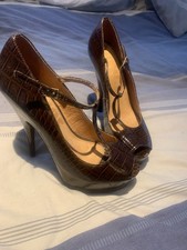 Office Mahogany T Bar Heels In