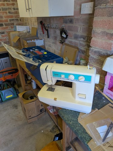 Brother sewing machine 2125 - machine, bs