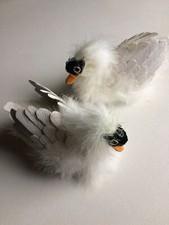 2 X DECORATIVE/ORNAMENTAL SMALL SWANS (PAIR), BRAND NEW IN BOX, UNUSED.