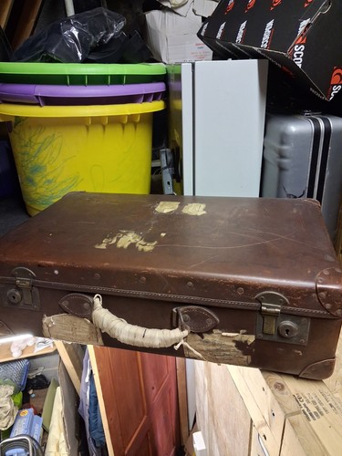 Old vintage suitcases - 2,