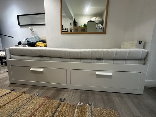Pull out single - pull-out, bed