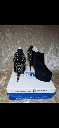 Black high heels with - , silver