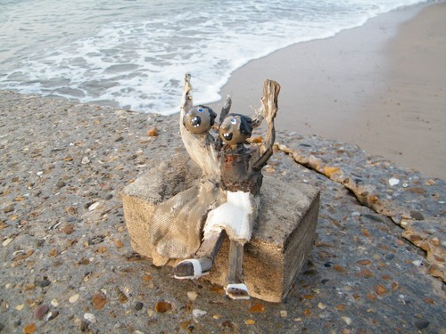 Driftwood friends sculpture - driftwood, -sculpture