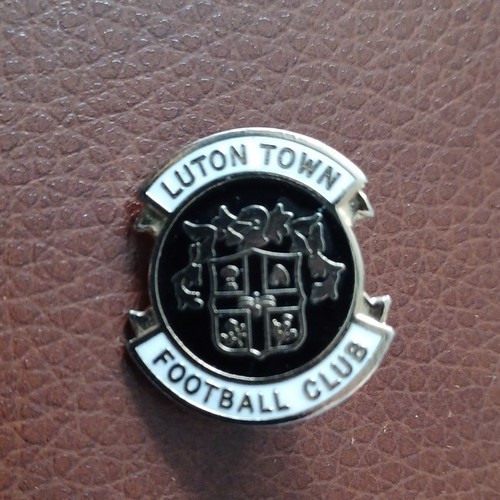 Luton town crest enamel - town, fc