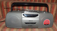 VINTAGE HITACHI TRK-10 AM/FM