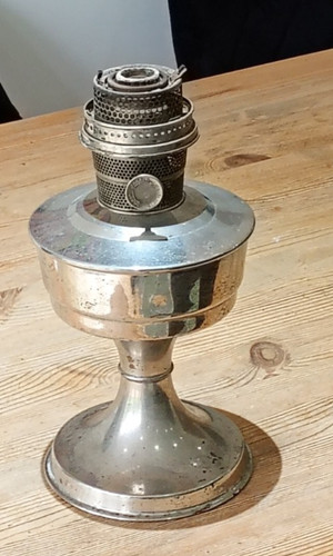 Model aladdin oil lamp - model,