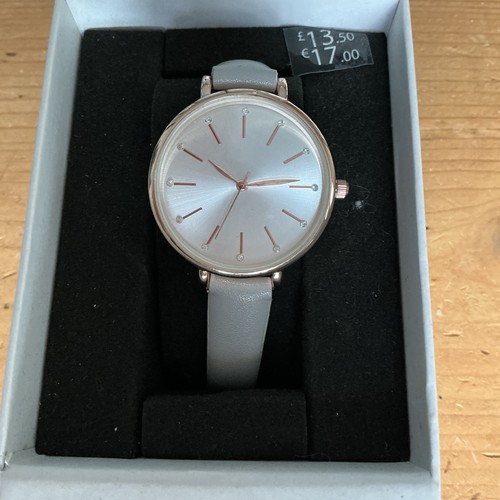 Ladies quartz wristwatch - wristwatch, by