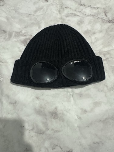Company black beanie - black,