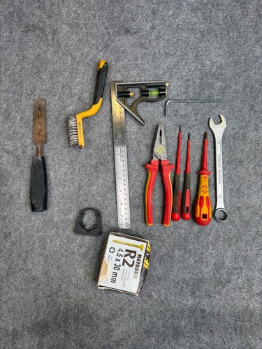 Mixed hand tool - hand,