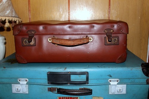 Vintage steamer trunk - trunk, bras