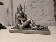 Couples Embrace Statue