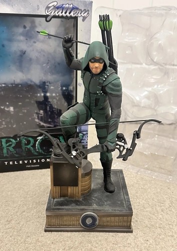 The arrow statue diamond - the,