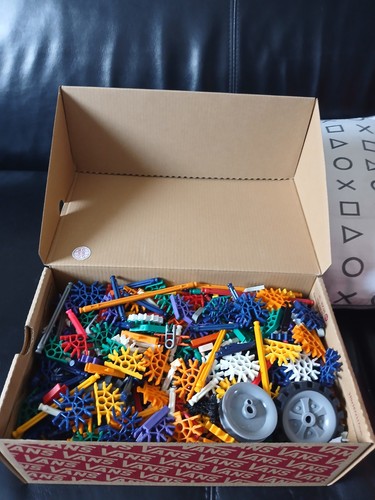 Shoe box bundle nex - of, k'nex