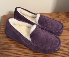NWOB Women’s Abeo Purple Suede Moccasin Amble Slippers, size Six