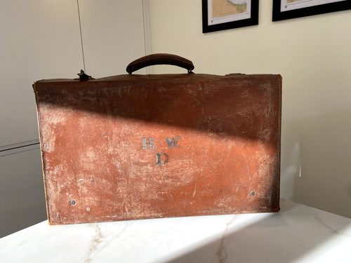 Vintage suitcase good - vintage,
