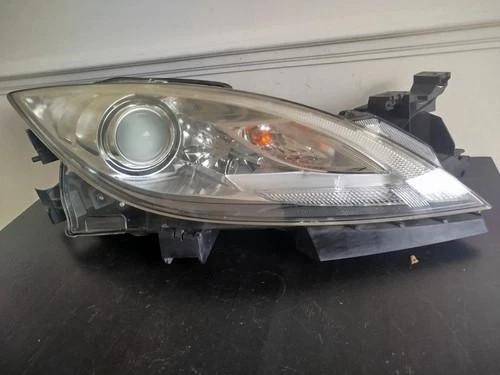 Mazda 2011 headlight - mazda,