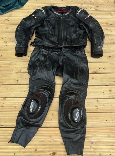 Rst two piece black - two, r-16
