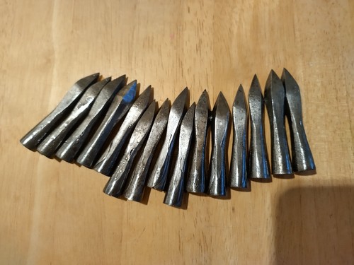 Bodkin arrowheads type 10 - bodkin,