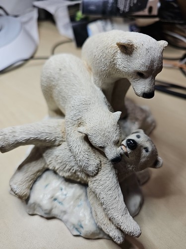 Resin figures polar - bears, on
