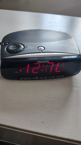 Philips radio alarm - radio,