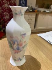 Pretty Aynsley  Little sweetheart crown top vase 18 cm Fine Bone china perfect