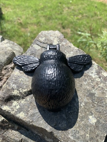 Solid bumble bee door - solid,