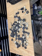 KEY CUTTING MACHINE/KEY BLANKS