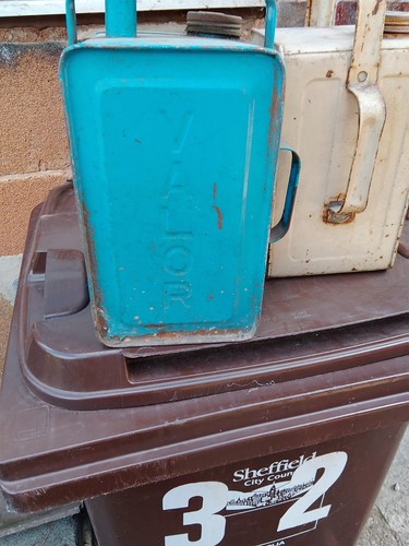 Vintage petrol cans set - cans,
