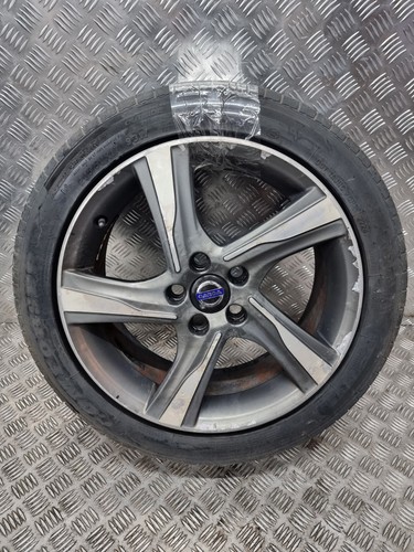 Alloy wheel volvo v40 - alloy,
