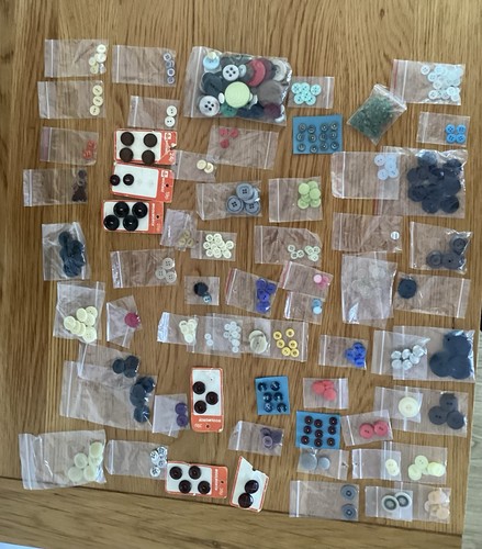Mixed buttons bags plus - buttons, 50+