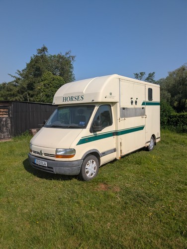 Ton horse box renault - 3.5,
