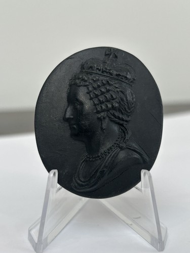 Wedgwood black basalt portrait - basalt,