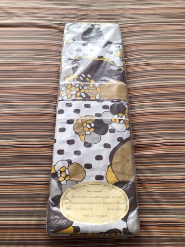 Vintage retro poly cotton bed - retro,