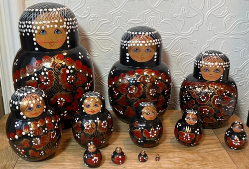 Russian matryoshka nesting - russian,
